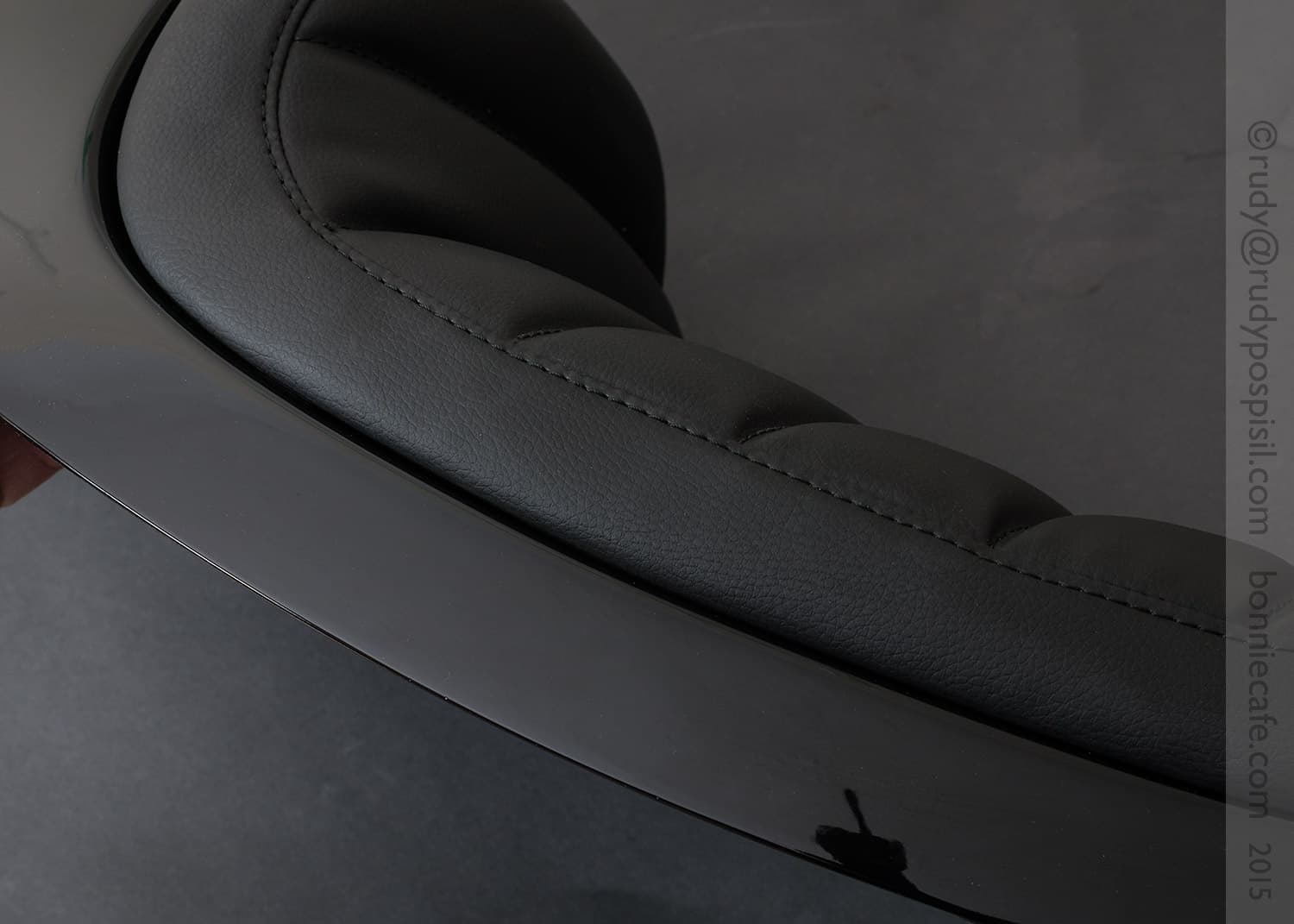 BONNIE MOD #17 Tamarit/Negro 8 Jarama Café Seat