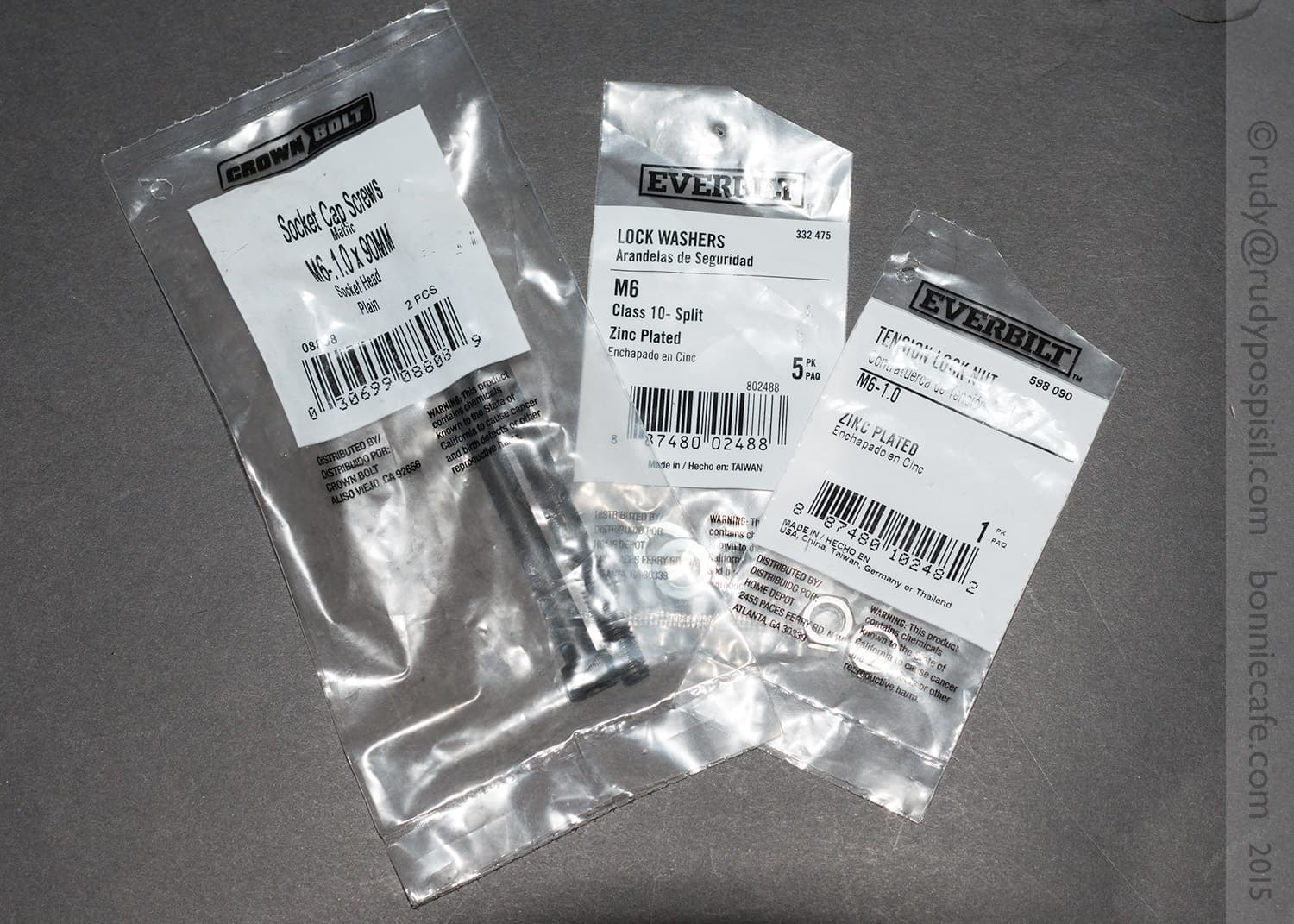 201504_d8h017870-triumph-bonneville-t100-home-depot-quick-release-seat-bolts-bonnie-cafe